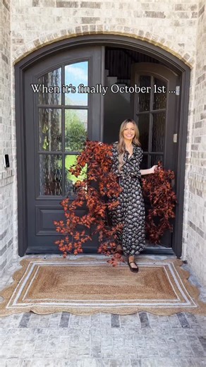 29K views · 3.6K reactions | Comment “fall decor” for all my front porch fall and Halloween decor! I’m so excited it’s finally October! I love decorating for Halloween and I can’t wait to see all our neighbors fun decorations as well! Do people in your area decorate a lot for Halloween? Here in Texas, they go BIG!  | Mytexashouse | Facebook