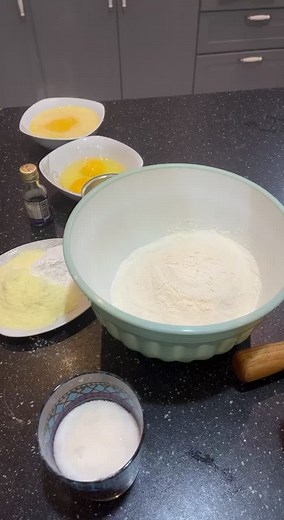 How to Prepare a Baking Mixture in Your Kitchen