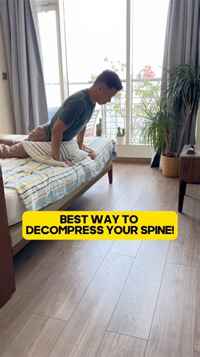 Try this simple one-minute stretch in bed to decompress your spine daily. A moment for relief and relaxation. #fblifestyle #BackPainRelief #SpinalDecompression #LowerBackPain #UpperBackPain #BackCare #HealthySpine | Physical Therapy Session