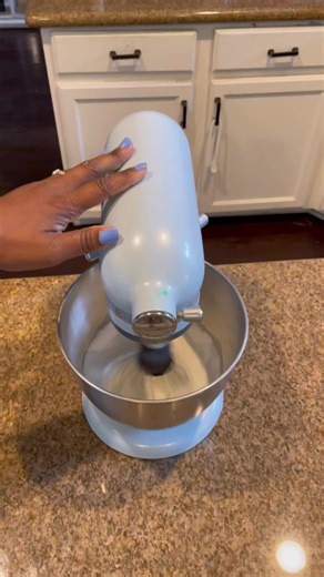 Delicious Graduation Macarons Recipe for a Sweet Celebration