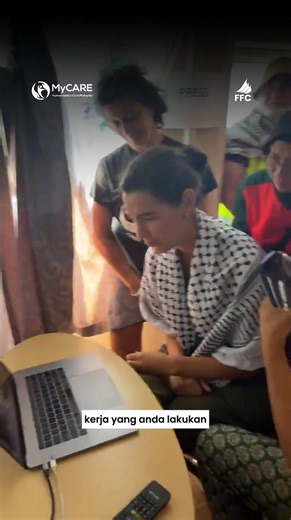 229K views · 13K reactions | Doktor di Gaza berhubung dengan doktor-doktor Conscience menceritakan keadaan terkini di sana. Penyakit, kekurangan ubatan, kekurangan doktor pakar dan sebagainya dibincangkan bersama dalam mesyuarat pendek ini. #conscience #flotilla #medisc | MyCARE | Facebook