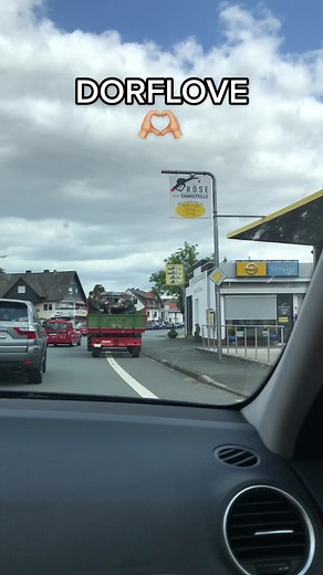 Dorfhymne DORFLOVE: Ein Hit für Dorfkinder