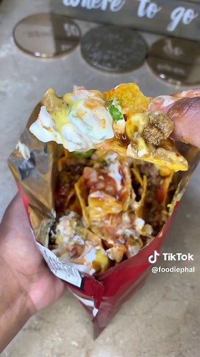 Doritos #walkingtaco! #walkingtaco #tacos #taco #doritos #foodie #dinner #doritosflatlife #dorito #nachocheese #nachos #dinnerideas #nachocheesedorito #nachocheesedoritos #nacho #nachosinabag