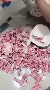 71K views · 346 reactions | Breaking open the piggy bank. | Shanghaiist | Facebook