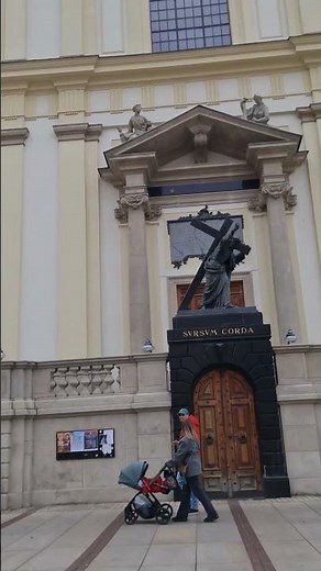The Church of the Holy Cross: the cathedral where the heart of the legendary Chopin is buried