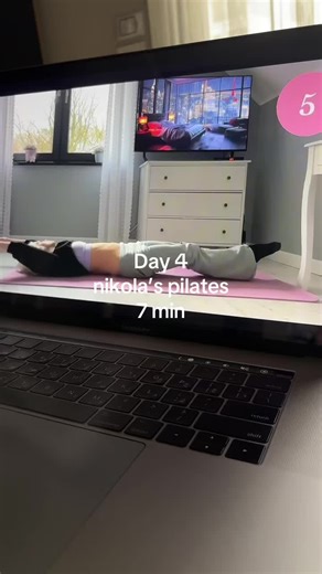 Day 4 Nikola's Pilates: 7-Minute Ab Workout