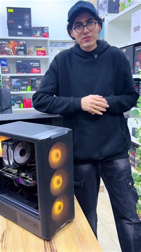 تجمع تقني مميز: تكنولوجيا في الشارع التجاري