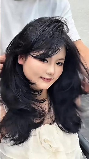 Perfect Face-Framing Bangs Tutorial ✂️✨ #shorts#hairtutorial #faceframing #haircut #easyhairstyles
