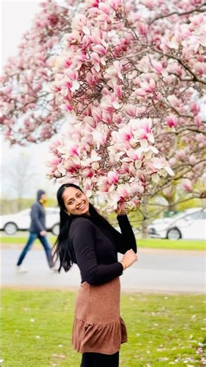 Blooming Beauty at Niagara Falls 🌸🇨🇦 #shorts