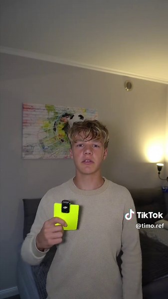 Warum eine gelbe Karte im Fußball wichtig ist