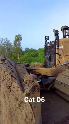 Caterpillar Buldozar D6 Working #shortvideo #machinerychannel #bulldozerofficial #construction