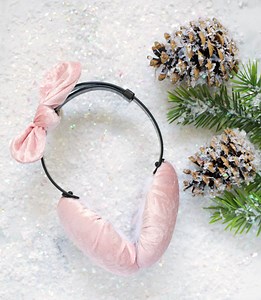 34K views · 179 reactions | Make your own customizable ear muffs the easy way! Perfect handmade holiday gift. FULL INSTRUCTIONS: https://www.thecraftpatchblog.com/diy-ear-muffs/ | The Craft Patch | Facebook