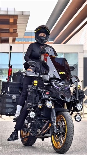 Riding the Benelli TRK552X ADV with your favorite person 💕⚡#benellitrk552x #bikelife #adventurebike