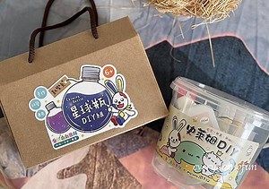 親子時光∥愛玩色創意館∣麻吉貓聯名：史萊姆、星球瓶DIY，陪伴孩子動手做，MIT無毒材料，安全玩耍好放心－●生活癮●樂在其中｜痞客邦