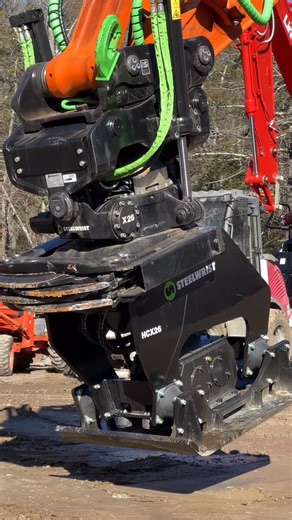 @steelwrist_official X26 tiltrotator with SQ automatic hydraulic connection, making life easier by letting you switch between hydraulic attachments with the push of a button. #steelwrist #chappelltractor #heavyequipment #chappellatwork #hitachi #tiltrotator #heavymachinery #attachments | Chappell Tractor