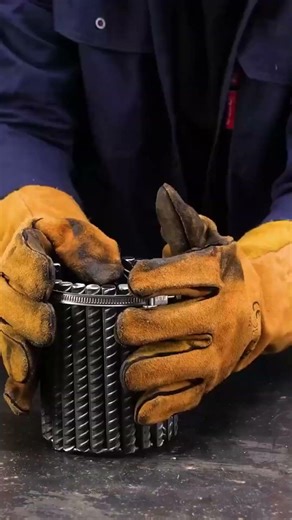 turning reinforced concrete into practical cups #shortvideo