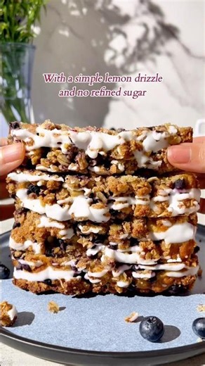 Banana Bread Universe No.10: Blueberry Crumble Banana Bread #healthydessert #bananabread #banana