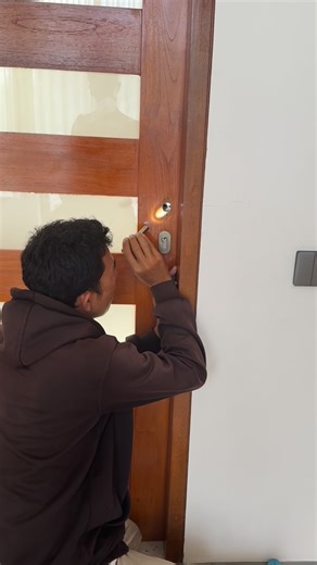 Bali Luxury Villas by Cansco Property | The confusion of how to get the door open when the latch is stuck 😅😅😅 #confusion #doorhandle #broken #stuck | Instagram