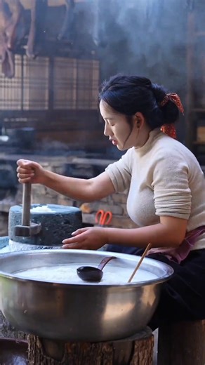 76K views · 1.7K reactions | The Art of Traditional Green Rice Cakes | Village Life Adventure | Facebook