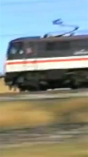 ⚡ The Mighty Class 87 – Power, Speed, and Elegance on the West Coast Main Line ⚡ Introduced in the early 1970s, the British Rail Class 87 electric locomotives were true symbols of modern rail travel. Built by BREL at Crewe between 1973 and 1975, these 36 powerful machines were designed for high-speed passenger services on the newly electrified West Coast Main Line. With their 5,000 horsepower and sleek styling, they quickly became favourites among rail fans and drivers alike. From hauling iconic