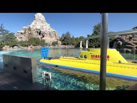 Finding Nemo Submarine Voyage | Disneyland | Full Ride (with Hank the Septopus and Seagulls)