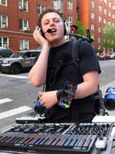 Right as I was about to end stream, this dude pulled up asking for a sample request. Had to accept the challenge lol. He didn't want to get on, and I didn't want to waste the beat, so I had to solo it 😂 o rly tho?!?!