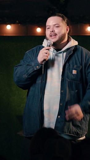 “Whiskey” 🎤: @juliodiazcomedy | #donttellcomedy #juliodiaz #standupcomedy #comedy #fyp #cocktails #pinacolada #whiskey