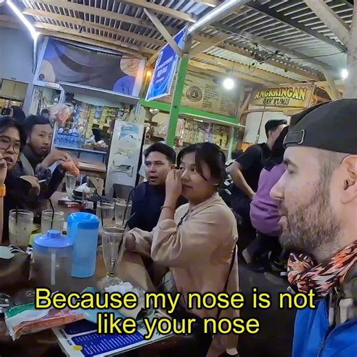 POV: Pregnant in Indonesia 🇮🇩 | Wild Carlos appeared