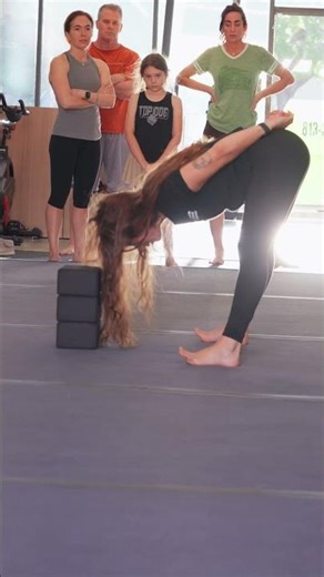 Handstand Class at MOVE with Coach Anika