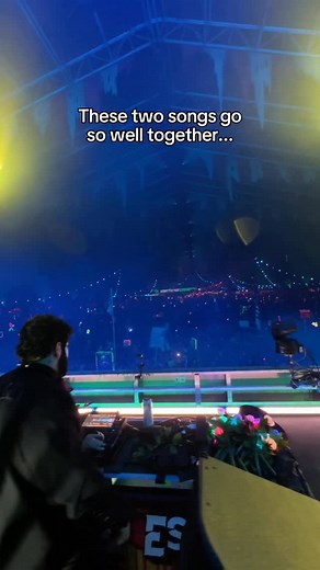 HANDS ON YOUR KNEES 🕺🏻 | Deorro