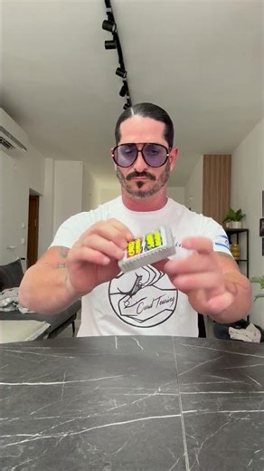 Chino Almizrak (ISR) Strict Card Tearing 54 cards ( 1 sec)