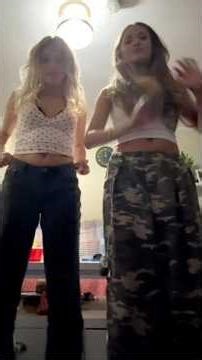 Girl HYPNOTIZED her friend! #hypnosis #hypnotized #funny #hypnosissession