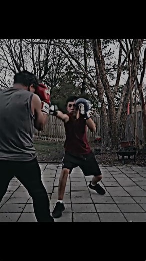 waiting for the perfect setup #boxing #motivation #training #fighting #skills #exercise #boxeo