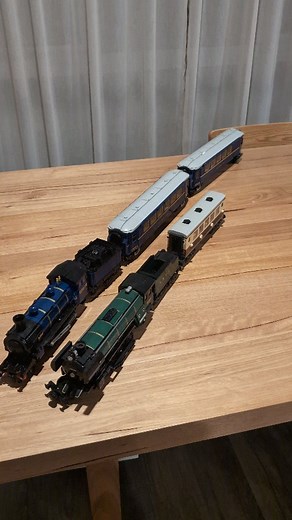 Jay Ong | Jay's Brick Blog on Instagram: "In case you were wondering, here's the @lego Orient Express next to one of the most legendary trains ever, The Emerald Night! The Orient Express is satisfyingly large and the carriages are the star of the show, dwarfing The Emerald Night's singular carriage. Special thanks to @ramblingbrick for loaning me The Emerald Night for this comparison! Review copy provided by LEGO. #lego #legotrains #legoideas #orientexpress #theorientexpress #afol #rlfm #reviews