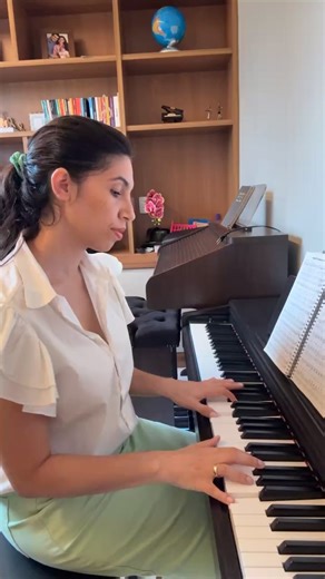 Danieli Dovanci on Instagram: "Live"