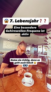 Die Neurowissenschaft sagt, dass Kinder bis etwa zum 7. Lebensjahr dauerhaft in der Theta-Phase-Frequenz sind. Bei Erwachsenen ist diese Gehirnfrequenz kurz vor dem Einschlafen aktiv. Man bezeichnet diese Phase als den besten Zugang zum Unterbewusstsein. Das heißt: Wenn das Kind in diesem Alter psychisch und physisch schlecht behandelt wird, verankert sich das für immer im Unterbewusstsein. Umgekehrt aber auch! Eltern sollten deswegen neben dem Vorleben unbedingt auf die Wortwahl achten. DENN: „