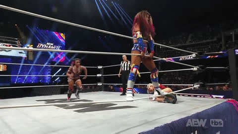 Athena ROCKETS into Alex Windsor! Watch #AEWDynamite on TBS & HBO Max | All Elite Wrestling