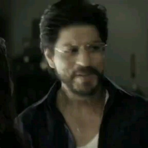 Bolly4u on Instagram: "what if I say SRK and Mahira were the best pairing of the last decade. #raees #shahrukhkhan #mahirakhan #bollywood #raees #creatorsearchinsights"