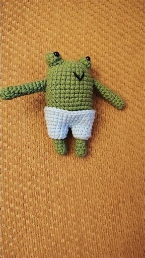 how to crochet a frog #crochet #crochetpattern #crocheting #amigurumi #crochetfrog