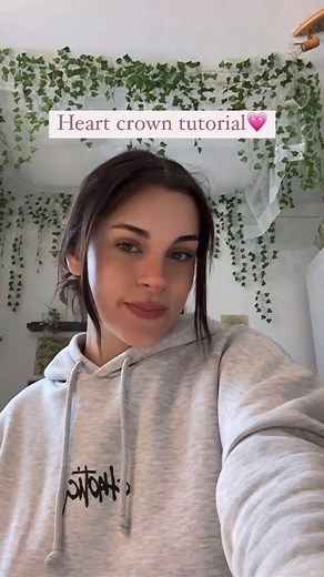 20K views · 10K reactions | Heart Crown  super facil. Follow for more ideas @aesthetic_90s_mc ✨ Cr:deryatavas aesthetic90s.com  | Aesthetic 90s | Facebook