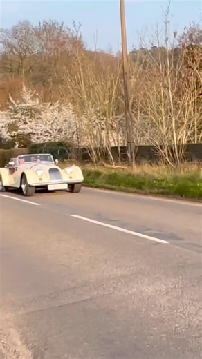 No trains at Duffield (AGAIN) video a 1998 4:6LTR Cream Morgan plus V8