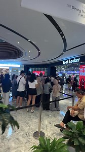 TRX Foot Locker B1F1 is insane! At 4:08pm the crowd at TRX was just way, way, way too many people 😇 | Malaysia Shopping Mall