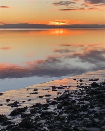 “Buddha taught many different methods to purify non-virtuous actions, downfalls and broken commitments, but the supreme method is the practice of meditation and recitation of Vajrasattva. This practice is a scientific method to purify our mind and transform it from an impure mind into a pure mind using Tantric technology.” Geshe Kelsang Gyatso Rinpoche Over this coming wekend Gen Tilopa will illuminate the purification practice of Buddha Vajrasattva following the sadhana ‘Meditation and Recitati