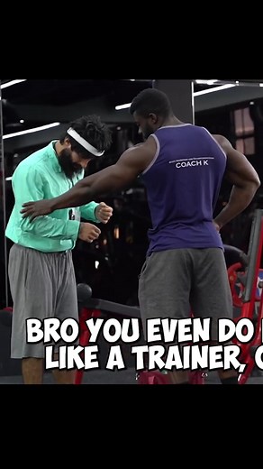 Anatoly Pranking professional player as a trainer #anatoly #gym #cleaner #prank #anatolyprank