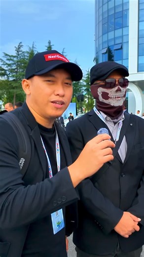 Ridwan Hanif on Instagram: "Sore ini tayang video kami ke China lagi bareng Om Mobi dan Om Fitra untuk lihat mobil Chery Adu Banteng😅 Lengkapnya di YouTube Ridwan Hanif, jangan lupa nyalakan lonceng supaya ada notifikasi di hp temen temen."