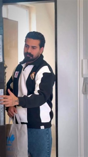 ‎مبلمان مجلل بجنورد | سرویس خواب لوازم خانگی‎ on Instagram‎: "⁨ ⁨ نکته رو کی فهمید؟!😅 . خانوما خودتون بگید چی میخوایید دیگ😂👇🏻 . . #مبل_ال #مبلمان #آشخانه #مبلمان_منزل #بجنوردزیبا #بجنورد #بجنوردزیبا⁩⁩"‎