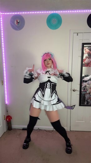 the sleeves on this cosplay are so long omfg😭 #ramcosplay #rezerocosplay #cosplaydance #dance #cosplay