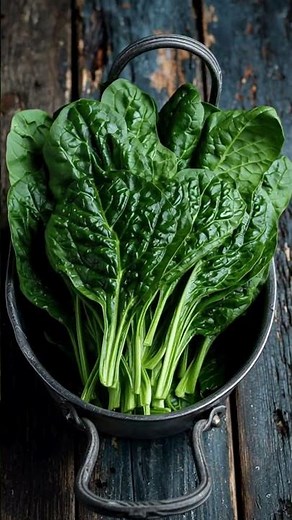 Spinach and its true power explained in seconds #superfood #healthylifestyle