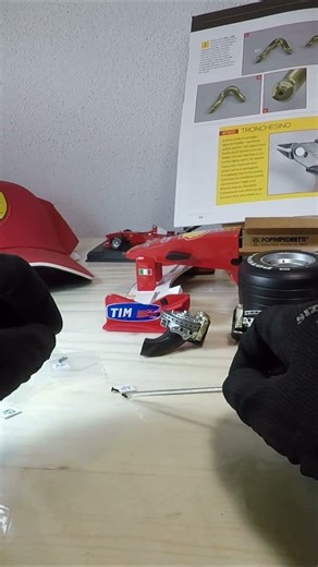 23 Ferrari F1 2000 model 1/8 #ferrari #scalemodelcars #centauria