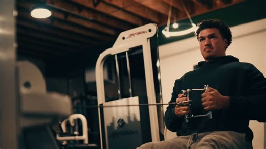 Daunt on Instagram: "Steel. Sweat. Silence. #weightlifting #gym #fitness #fitnessmotivation #gymmotivation #gymmindset #mindset #liftwithdaunt"